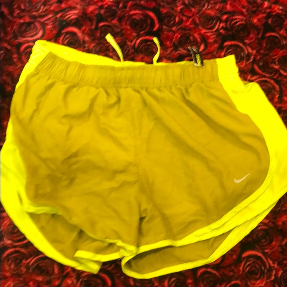 Nike woman shorts